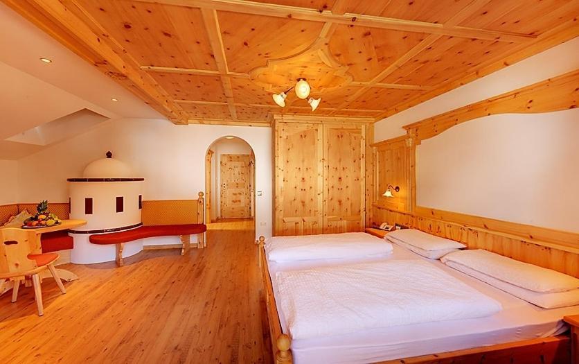 Hotel Alaska Selva di Val Gardena Bilik gambar
