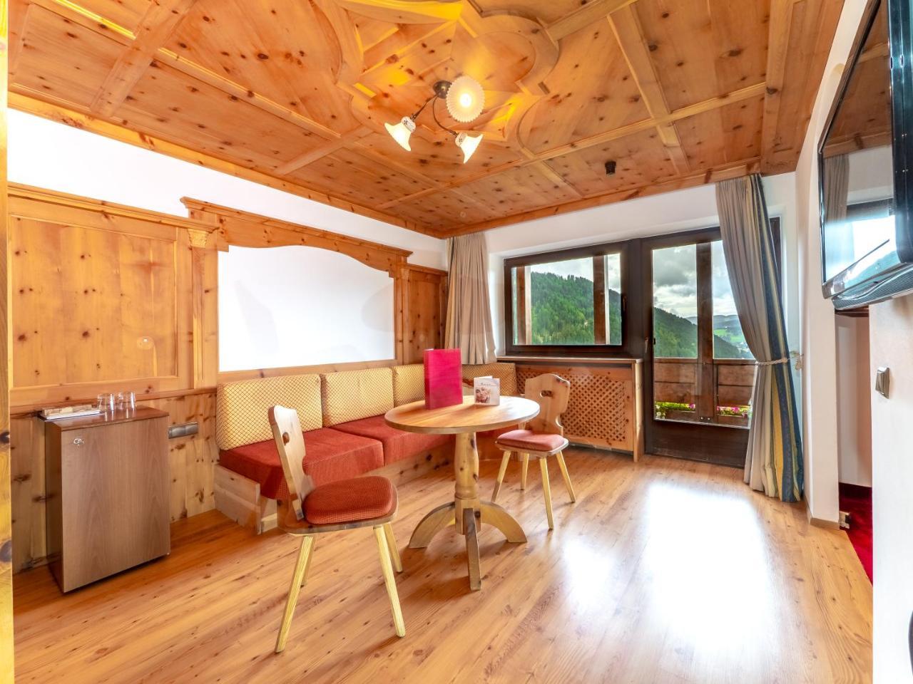 Hotel Alaska Selva di Val Gardena Luaran gambar