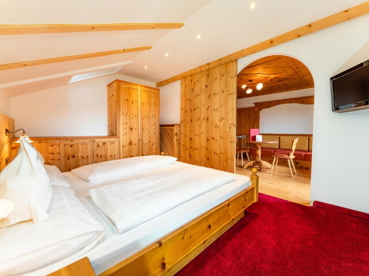 Hotel Alaska Selva di Val Gardena Luaran gambar